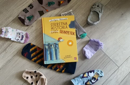Sekretna historia ludz... skarpetek - Justyna Bednarek, Daniel de Latour - Kot, kawa i książki