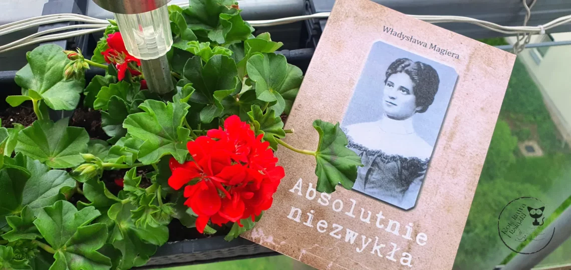 “Absolutnie niezwykła” - Władysława Magiera - Kot, kawa i książki