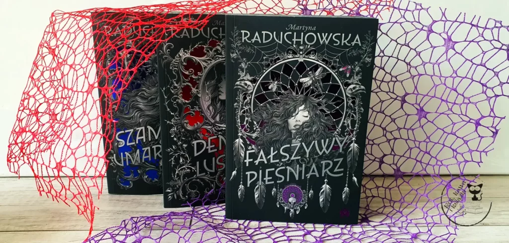 “Fałszywy Pieśniarz” - Martyna Raduchowska - Kot, kawa i książki 