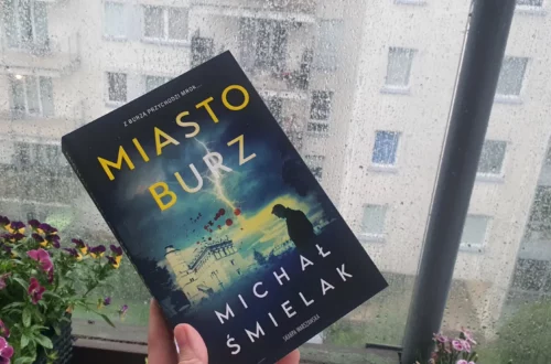 “Miasto Burz” - Michał Śmielak - Kot, kawa i książki