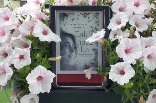 "Zaklinaczka" - Małgorzata Starosta - Kot, kawa i książki