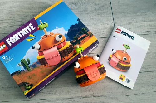 LEGO Fortnite Durrr Burgerownia 77070 - Kot, kawa i książki