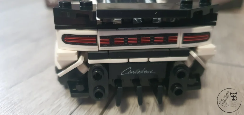 LEGO Hipersamochód Bugatti Centodieci 77240  - Kot, kawa i książki 