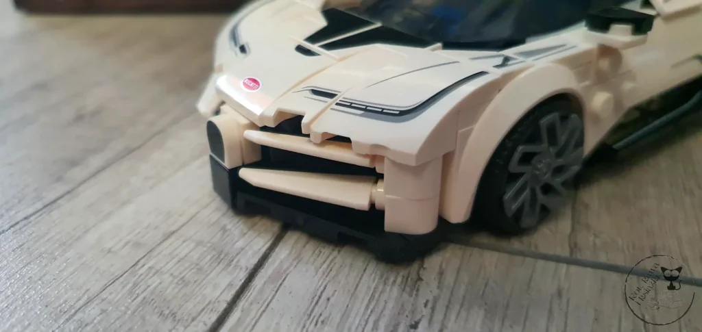 LEGO Hipersamochód Bugatti Centodieci 77240  - Kot, kawa i książki 
