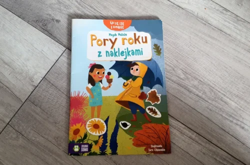 "Pory roku z naklejkami" - Magda Malicka - Kot, kawa i książki