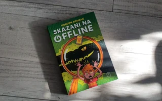 „Skazani na offline” – Gordon Korman - Kot, kawa i książki