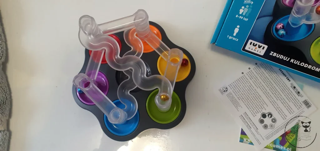 Smart Games Dropzone - Strefa zrzutu - gra logiczna od IUVI - Kot, kawa i książki