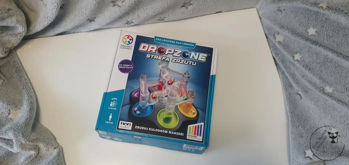 Smart Games Dropzone - Strefa zrzutu - gra logiczna od IUVI - Kot, kawa i książki