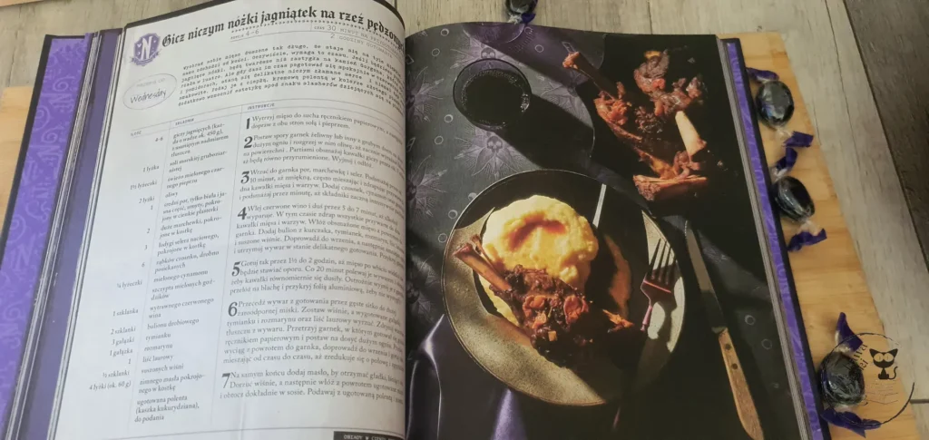 „Wednesday. Oficjalna książka kucharska” - Mari Mancusi - Kot kawa i książki