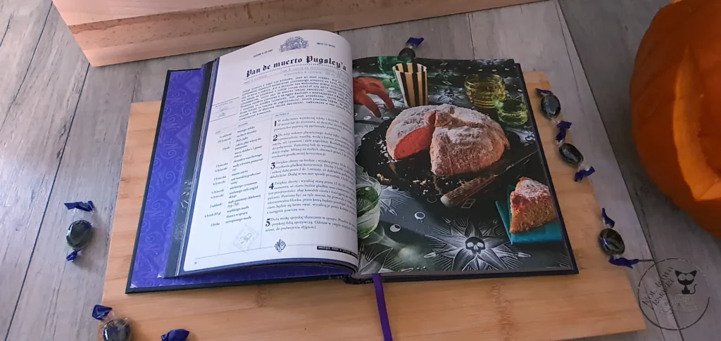 „Wednesday. Oficjalna książka kucharska” - Mari Mancusi - Kot kawa i książki