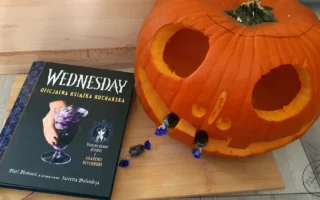 „Wednesday. Oficjalna książka kucharska” - Mari Mancusi - Kot kawa i książki