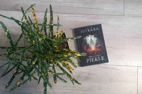 „Witajcie w moim piekle” – Jacek Piekara - Kot, kawa i książki