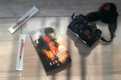 "Negatyw" - Mariusz Kanios - Kot, kawa i książki