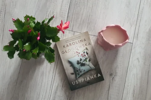 "Usypianka" - Karolina Głogowska - Kot, kawa i książki