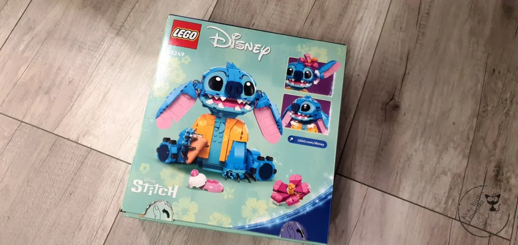 LEGO Disney Stitch 43249 - Kot, kawa i książki 