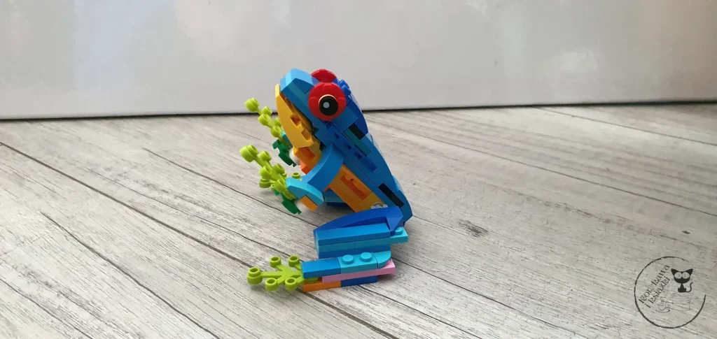 LEGO Creator Egzotyczna papuga 31136 - Kot, kawa i książki