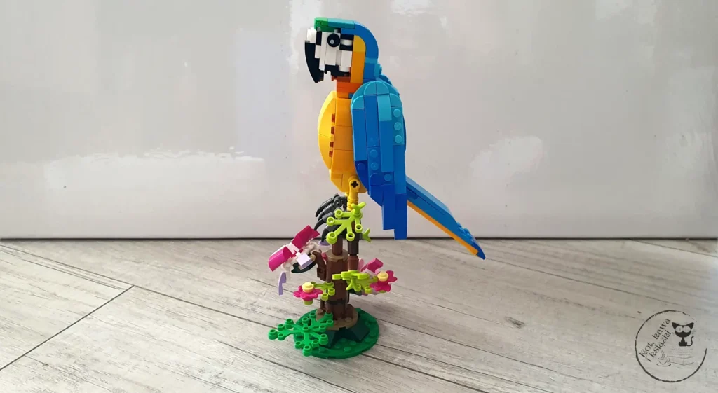 LEGO Creator Egzotyczna papuga 31136 - Kot, kawa i książki