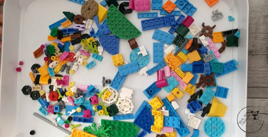 LEGO Creator Egzotyczna papuga 31136 - Kot, kawa i książki