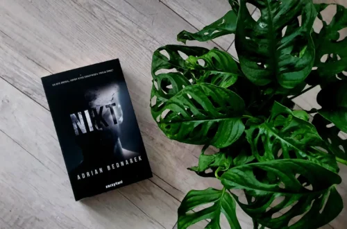 "Nikt" - Adrian Bednarek - Kot, kawa i książki
