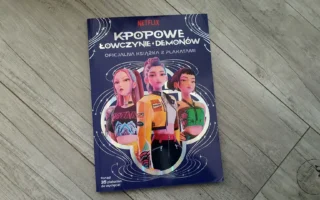 "K-popowe łowczynie demonów. Oficjalna książka z plakatami" - Random House - Kot, kawa i książki