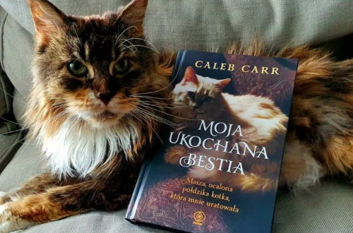 "Moja ukochana bestia. Masza, ocalona półdzika kotka, która mnie uratowała" - Caleb Carr - Kot, kawa i książki