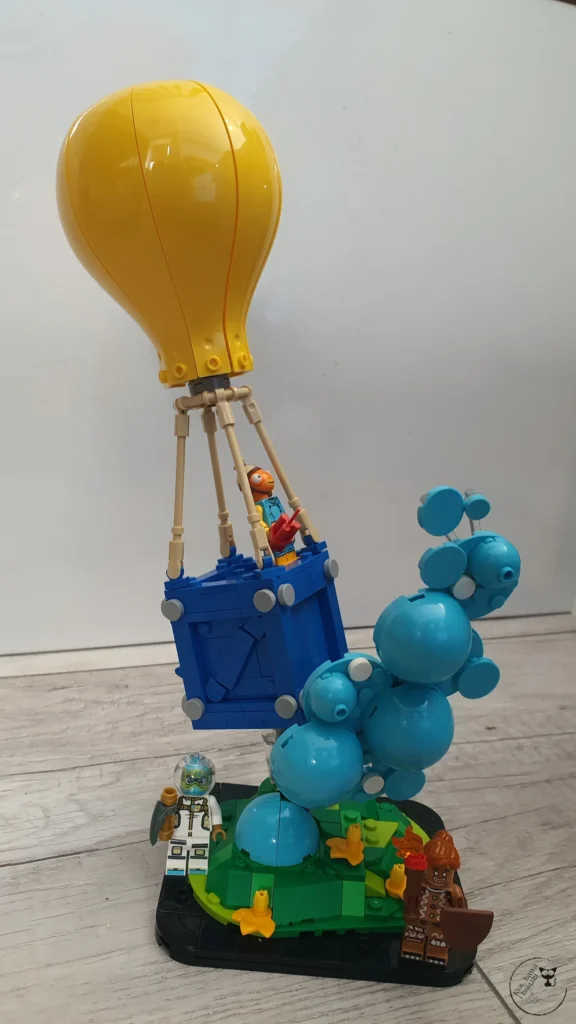LEGO Fortnite 77080 "Zrzut zaopatrzenia" - Kot, kawa i książki